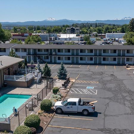 Bend Inn & Suites Bagian luar foto