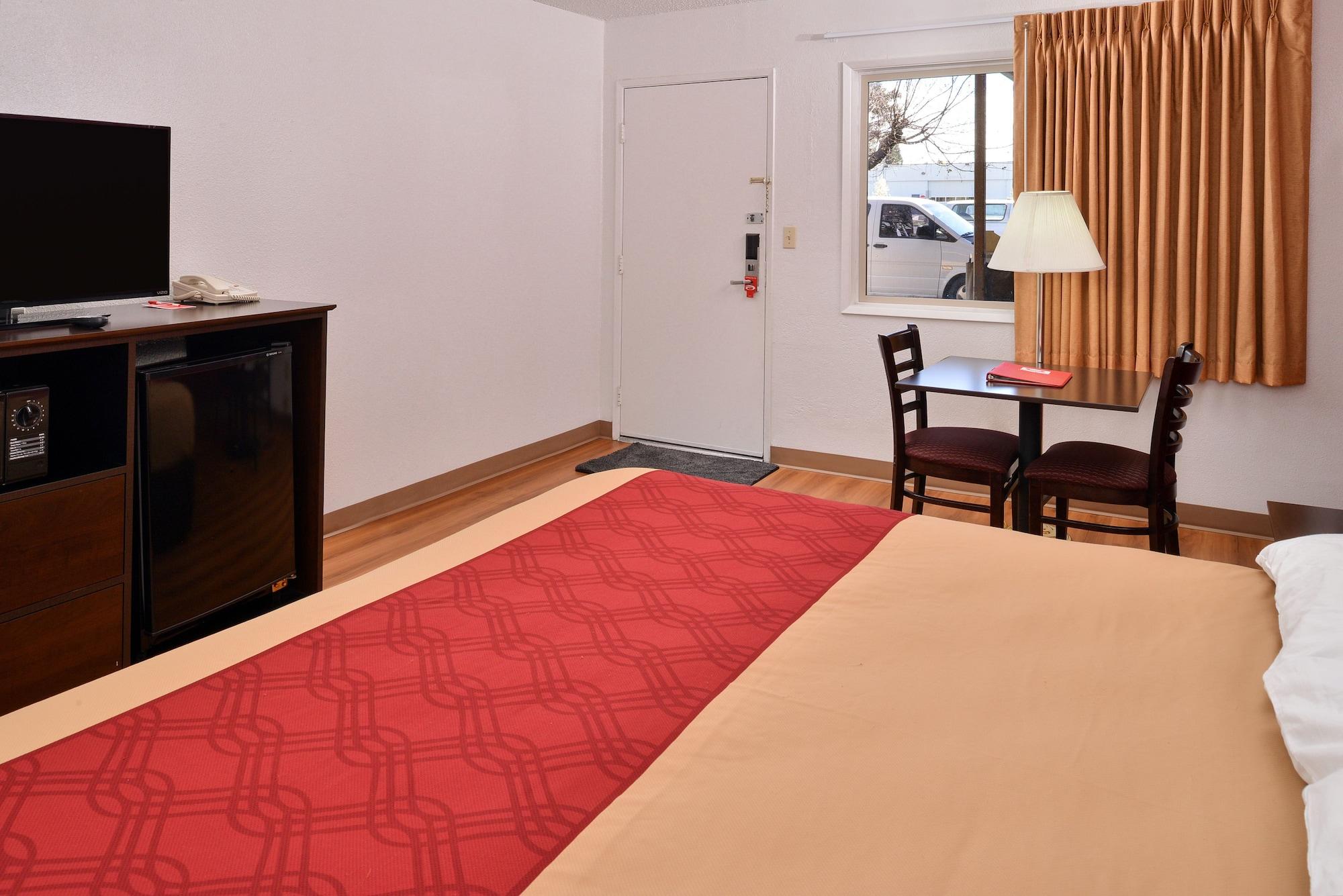 Bend Inn & Suites Bagian luar foto