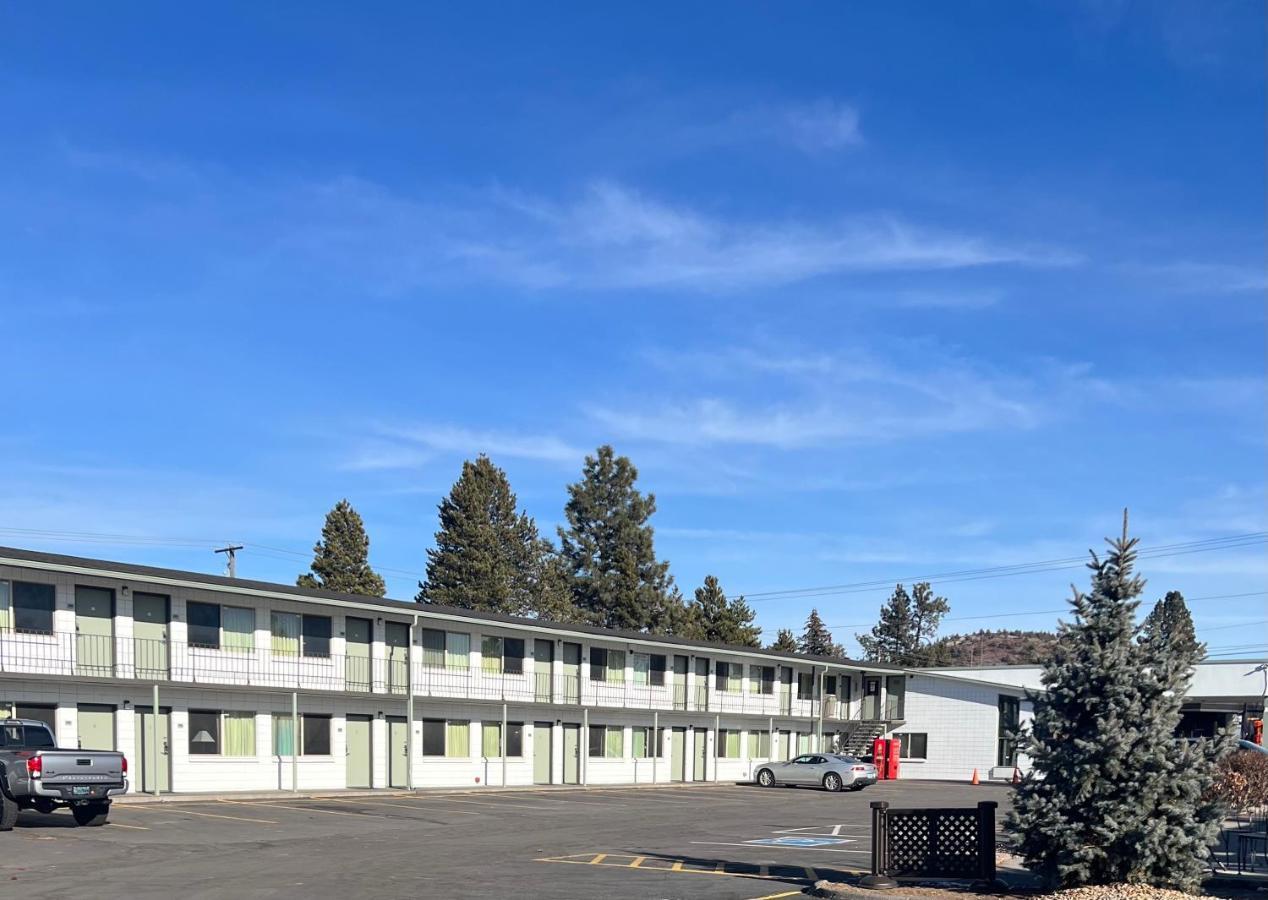 Bend Inn & Suites Bagian luar foto