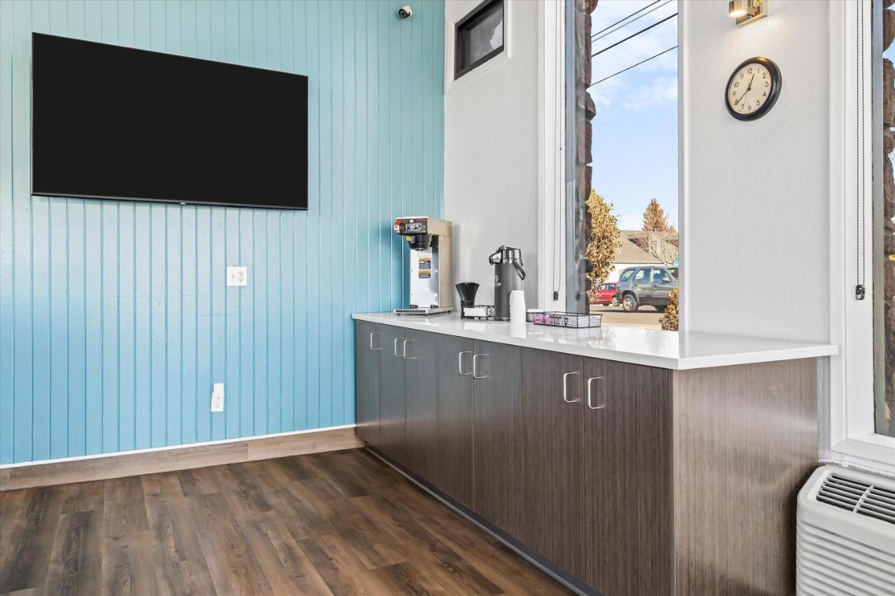 Bend Inn & Suites Bagian luar foto