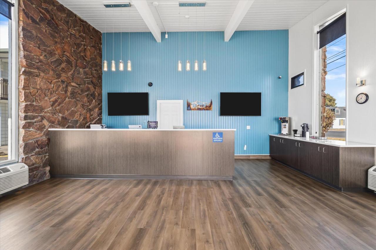 Bend Inn & Suites Bagian luar foto