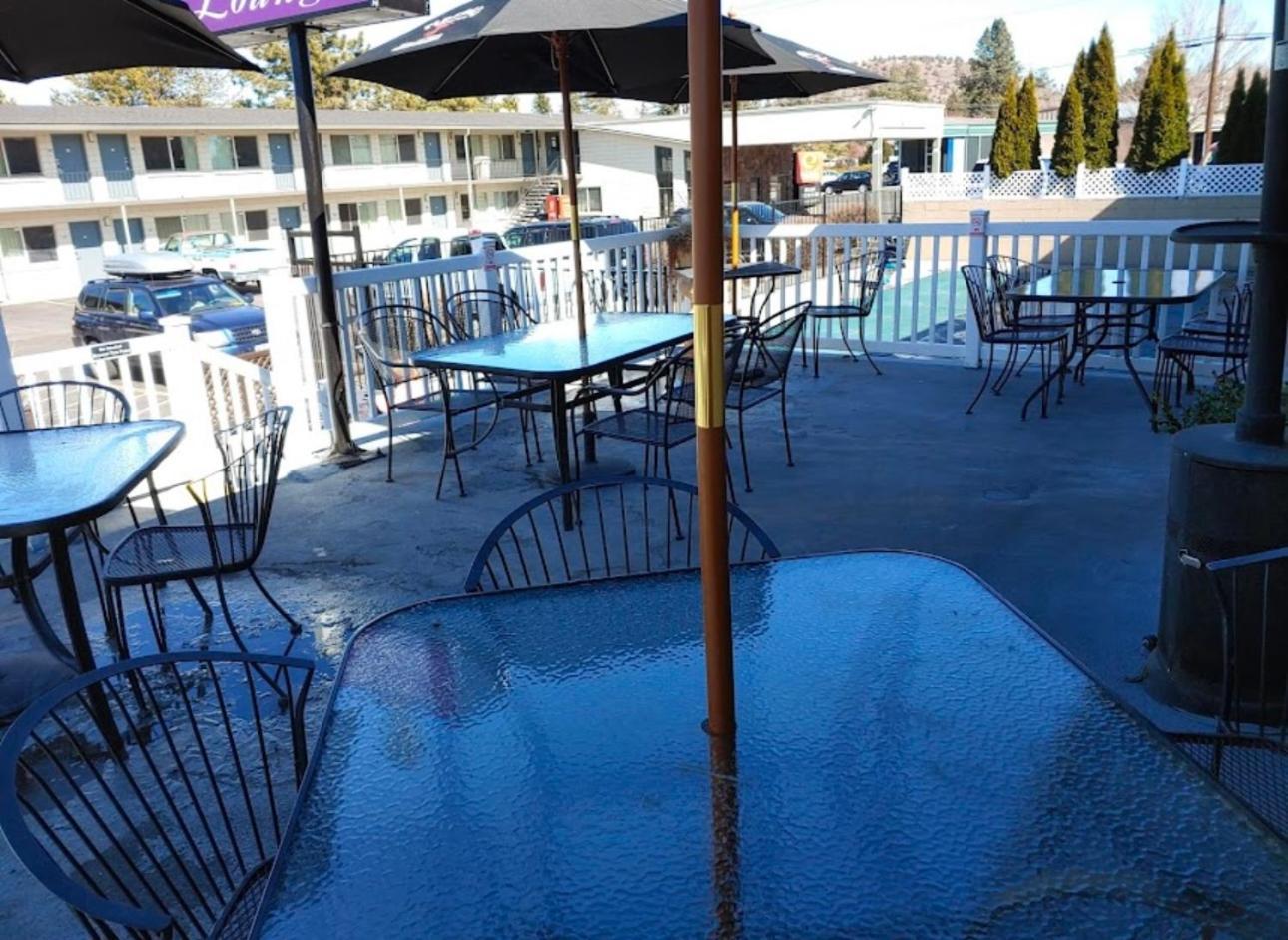 Bend Inn & Suites Bagian luar foto